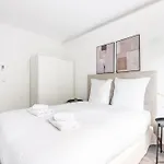 Apartment With Balcony Next To Buttes Chaumonts