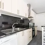 Apartment With Balcony Next To Buttes Chaumonts